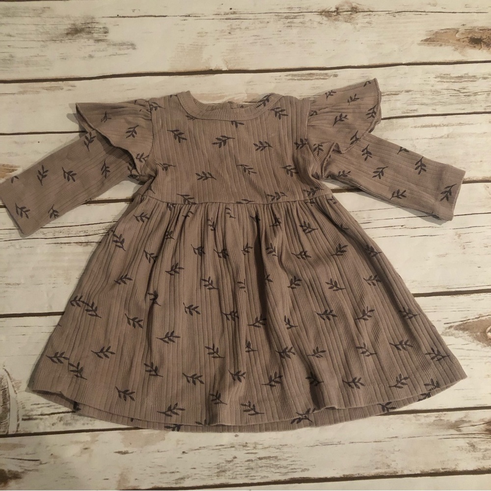 Kate Quinn Brown Dress with Black Leaf Pattern